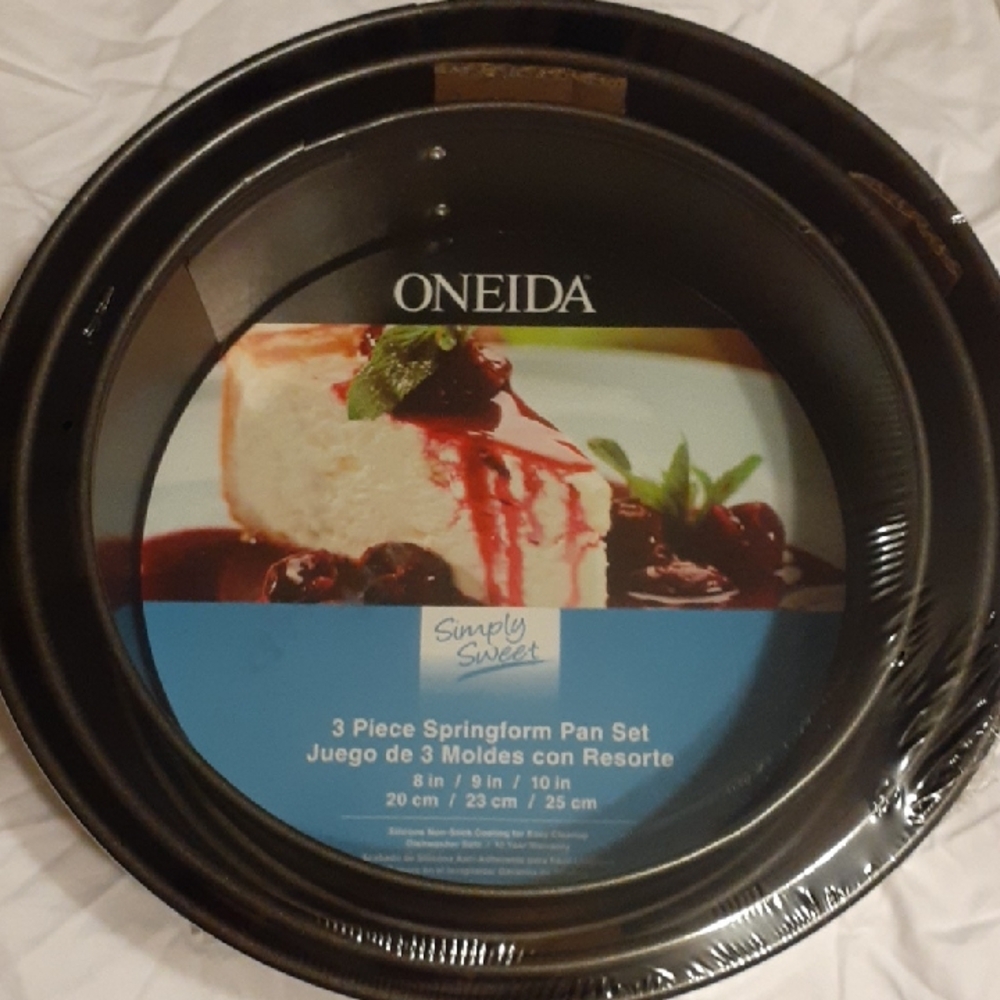 Oneida Black 3-Piece Springform Pan Set